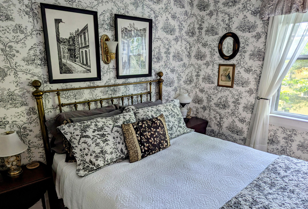 Captain's Quarters Bed