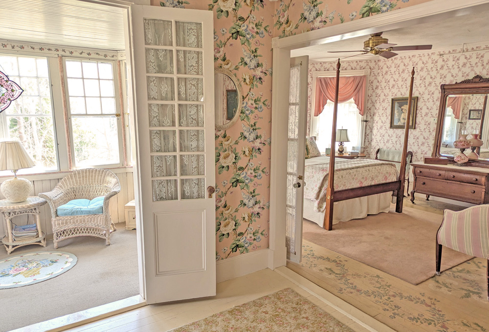 York Harbor Suite Bed and Sun Porch